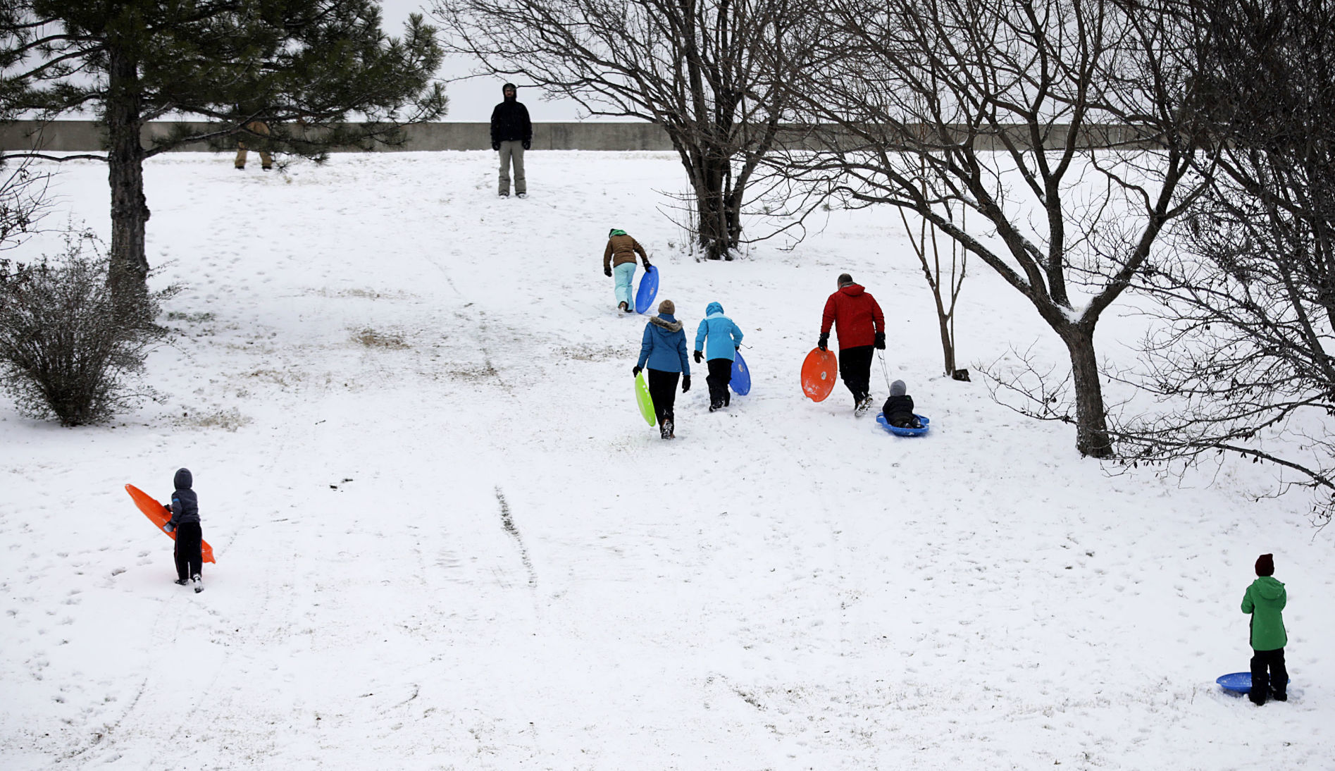 Snow falls on Tulsa area, northeast Oklahoma